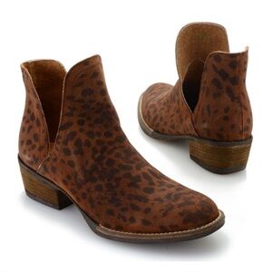 Corkys Girl Leopard Print Ankle Boots size 7